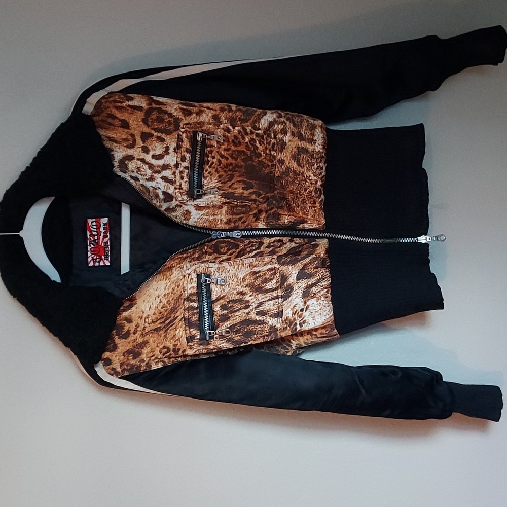 Women's Tokyo Denim Bank USA Vintage Y2k 2000s Animal Print Varsity Bomb…